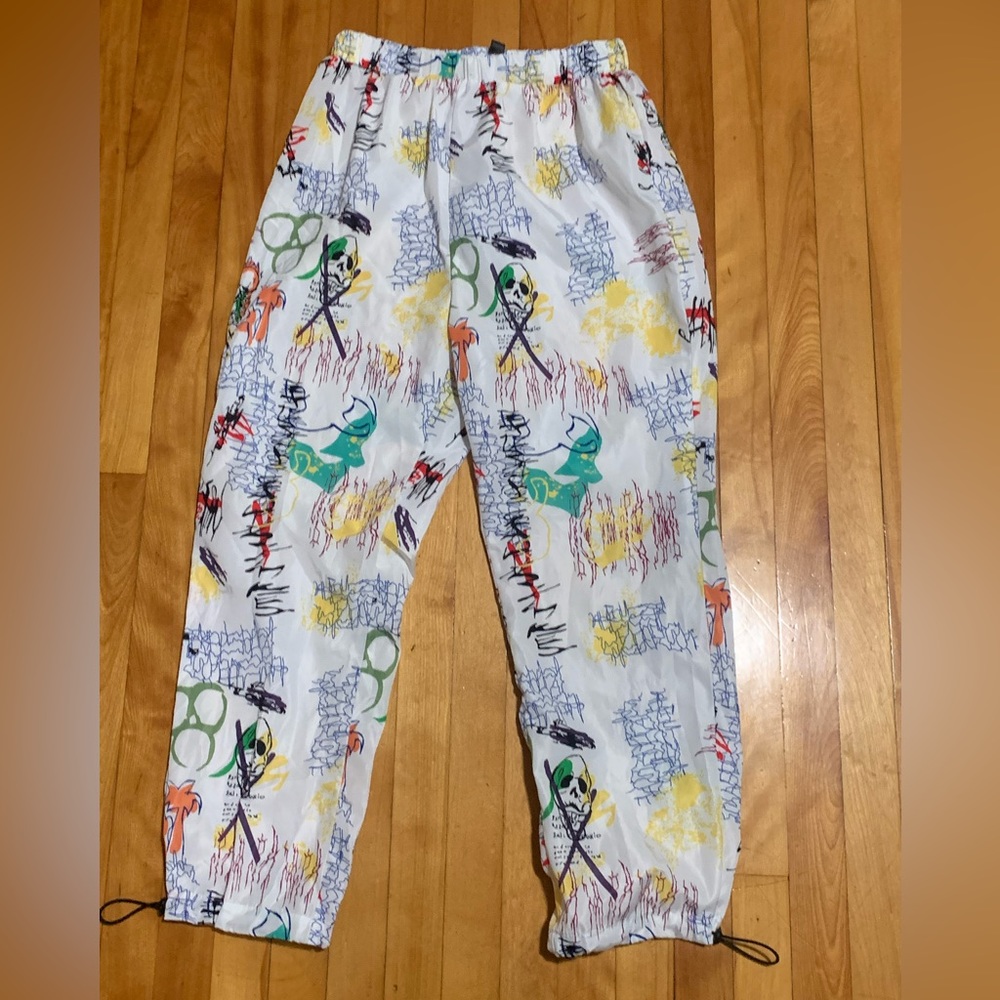 Graphic pants